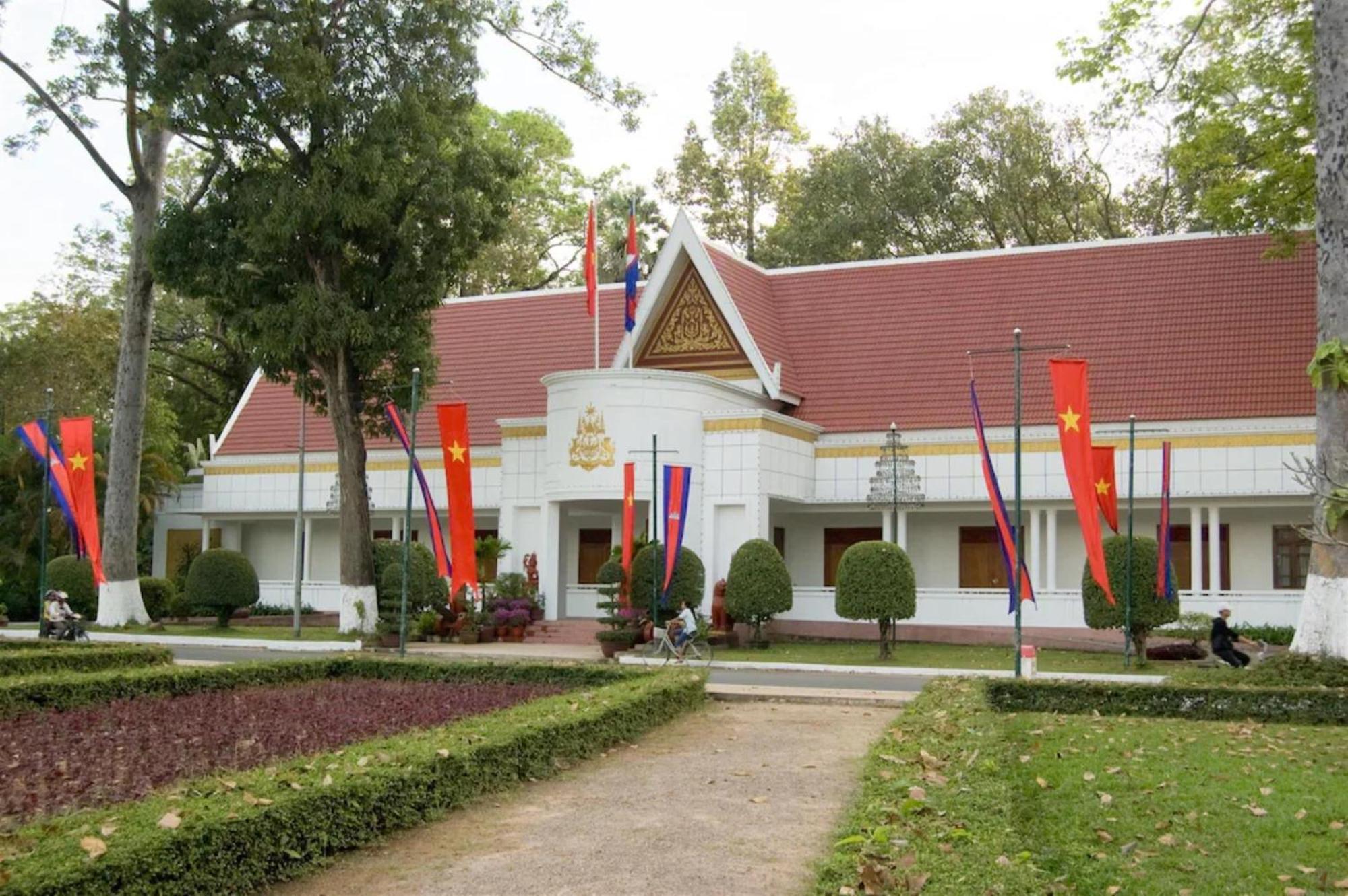 Eg Paradise Angkor Villa Hotel シェムリアップ エクステリア 写真