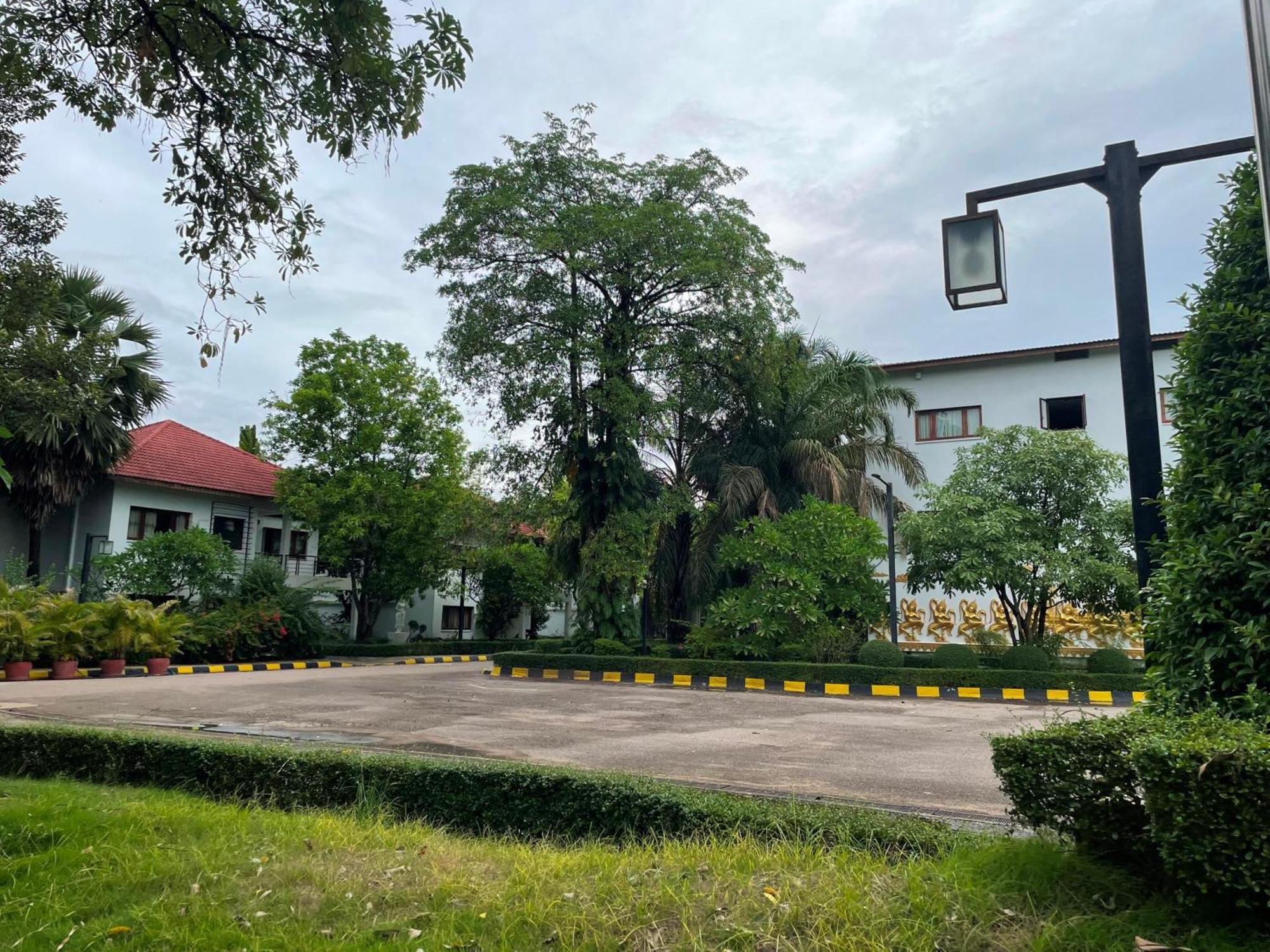 Eg Paradise Angkor Villa Hotel シェムリアップ エクステリア 写真